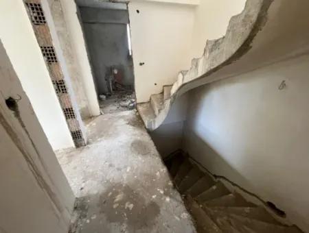 Çeşme Şifne'de Denize 200 M. Mesafede 3+1 Satılık Natamam Villa