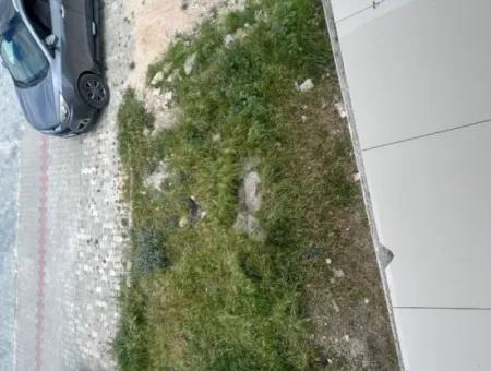Çeşme Şifne'de Denize 200 M. Mesafede 3+1 Satılık Natamam Villa