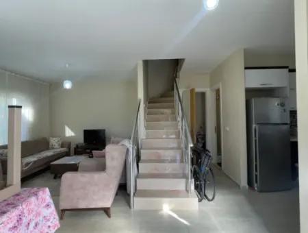 Çeşme Yalı Mah.de Bahçeli Site İçerisinde Satılık 3+1 Villa