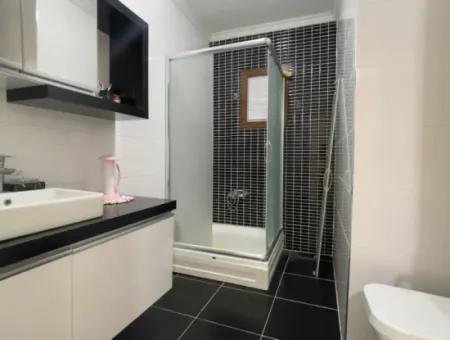 Çeşme Yalı Mah.de Bahçeli Site İçerisinde Satılık 3+1 Villa