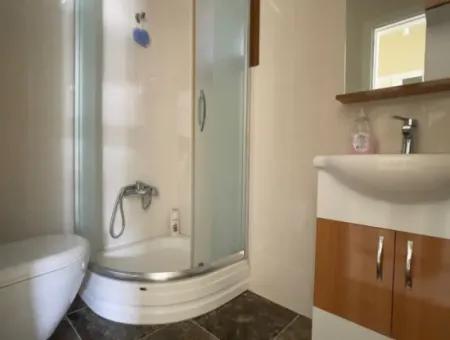 Çeşme Yalı Mah.de Bahçeli Site İçerisinde Satılık 3+1 Villa
