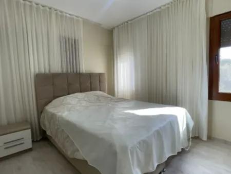 Çeşme Yalı Mah.de Bahçeli Site İçerisinde Satılık 3+1 Villa
