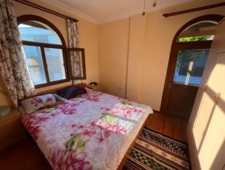 Çeşme Dalyan Marinaya Yakın Yıllık Kiralık 3+1 Dublex Villa