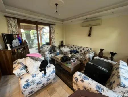 Çeşme Dalyan Marinaya Yakın Yıllık Kiralık 3+1 Dublex Villa