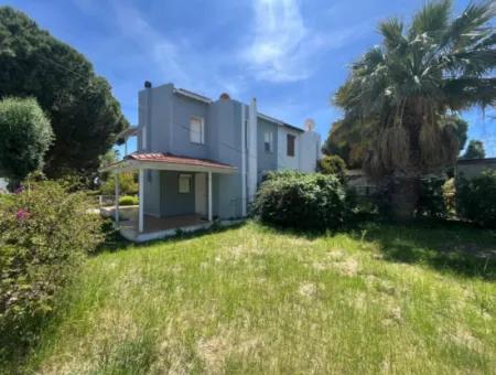 Çeşme Ilıca Altınyunusta Denize Çok Yakın Sezonluk Kiralık Villa