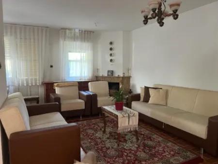 Çeşme Ilıca Altınyunusta Denize Çok Yakın Sezonluk Kiralık Villa