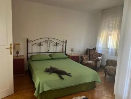 Çeşme Ilıca Altınyunusta Denize Çok Yakın Sezonluk Kiralık Villa