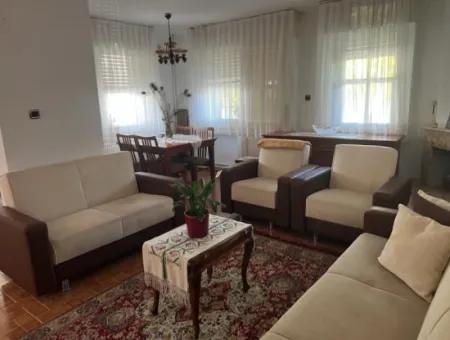 Çeşme Ilıca Altınyunusta Denize Çok Yakın Sezonluk Kiralık Villa