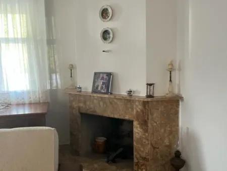 Çeşme Ilıca Altınyunusta Denize Çok Yakın Sezonluk Kiralık Villa