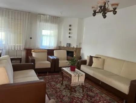 Çeşme Ilıca Altınyunusta Denize Çok Yakın Sezonluk Kiralık Villa