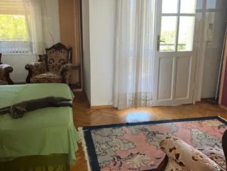 Çeşme Ilıca Altınyunusta Denize Çok Yakın Sezonluk Kiralık Villa