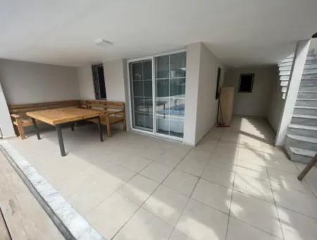 Çeşme Alaçatı'da Müstakil Havuzlu Sezonluk Kiralık 2+1 Daire