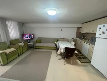 Çeşme Alaçatı'da Müstakil Havuzlu Sezonluk Kiralık 2+1 Daire