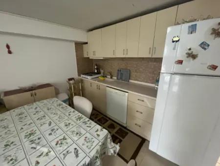 Çeşme Alaçatı'da Müstakil Havuzlu Sezonluk Kiralık 2+1 Daire