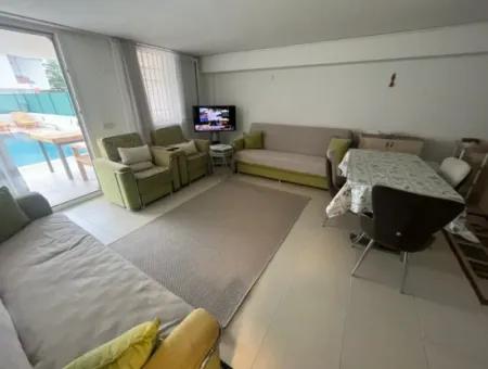 Çeşme Alaçatı'da Müstakil Havuzlu Sezonluk Kiralık 2+1 Daire