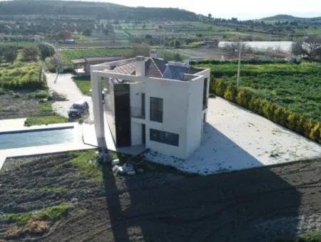 Çeşme'de Restaurant,Kafe,Kahvaltı Salonuna Uygun Kiralık Ev