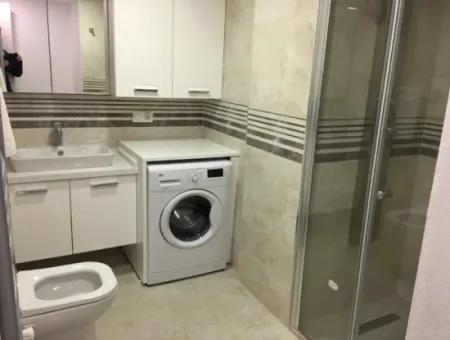 Çeşme Merkez'de Sezonluk Kiralık Denize 20M. 1+1 Daire