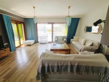 Çeşme'de Müstakil Havuzlu Aylık Kiralık Lüks Villa