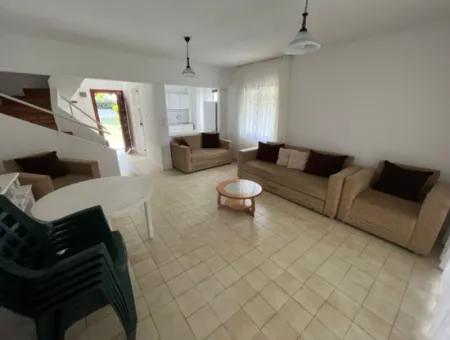 Çeşme Ilıca'da Denize 200 M. Sezonluk Kiralık 3+1 Villa