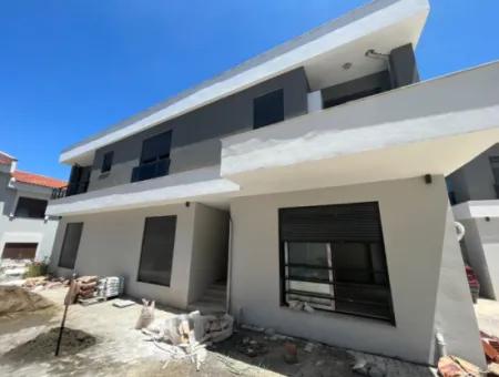 Çeşme Dalyan'da 2+1 Kaloriferli Satılık Sıfır Daire