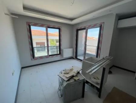 Çeşme Dalyan'da 2+1 Kaloriferli Satılık Sıfır Daire