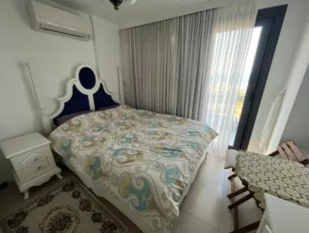 Çeşme Boyalık Sırtlarında Yıllık Kiralık 4+2 Müstakil Villa