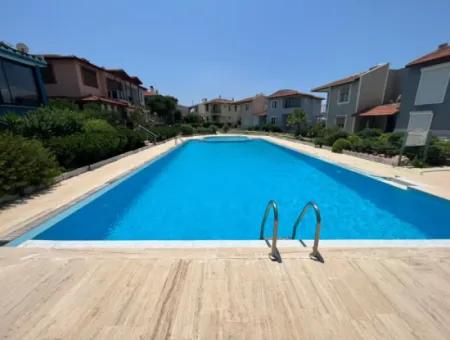 Çeşme Dalyan'da Full Deniz Manz. Site İçi 3+1 Satılık Villa