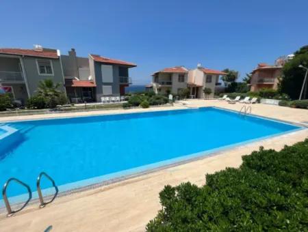 Çeşme Dalyan'da Full Deniz Manz. Site İçi 3+1 Satılık Villa