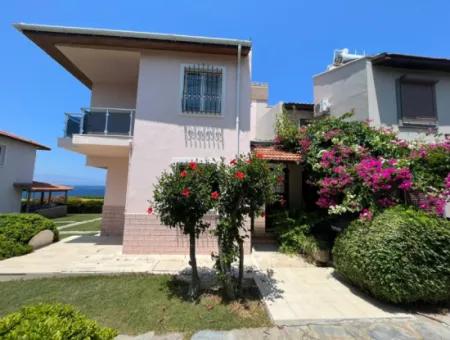 Çeşme Dalyan'da Full Deniz Manz. Site İçi 3+1 Satılık Villa
