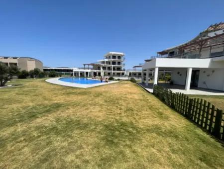 Çeşme Ayasaranda'da Full Deniz Manz. Teraslı 2+1 Residence Daire